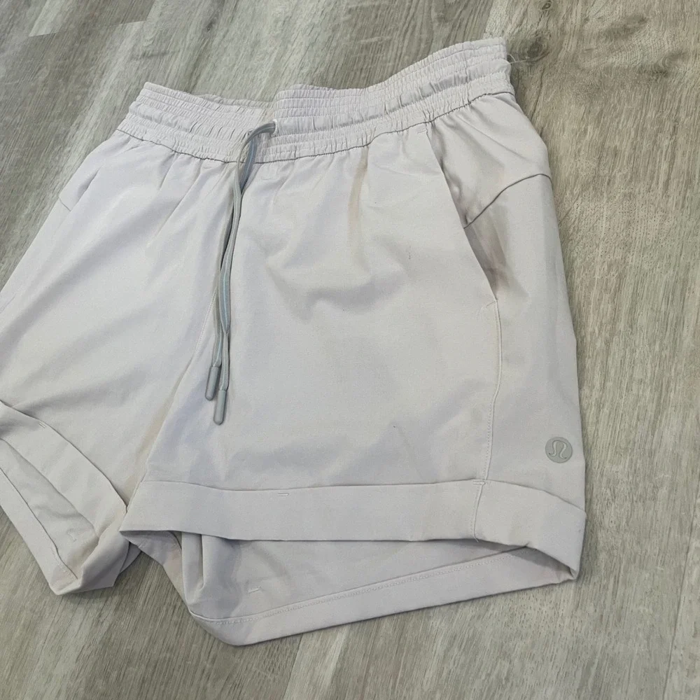 Lululemon Spring Break Away Shorts 3